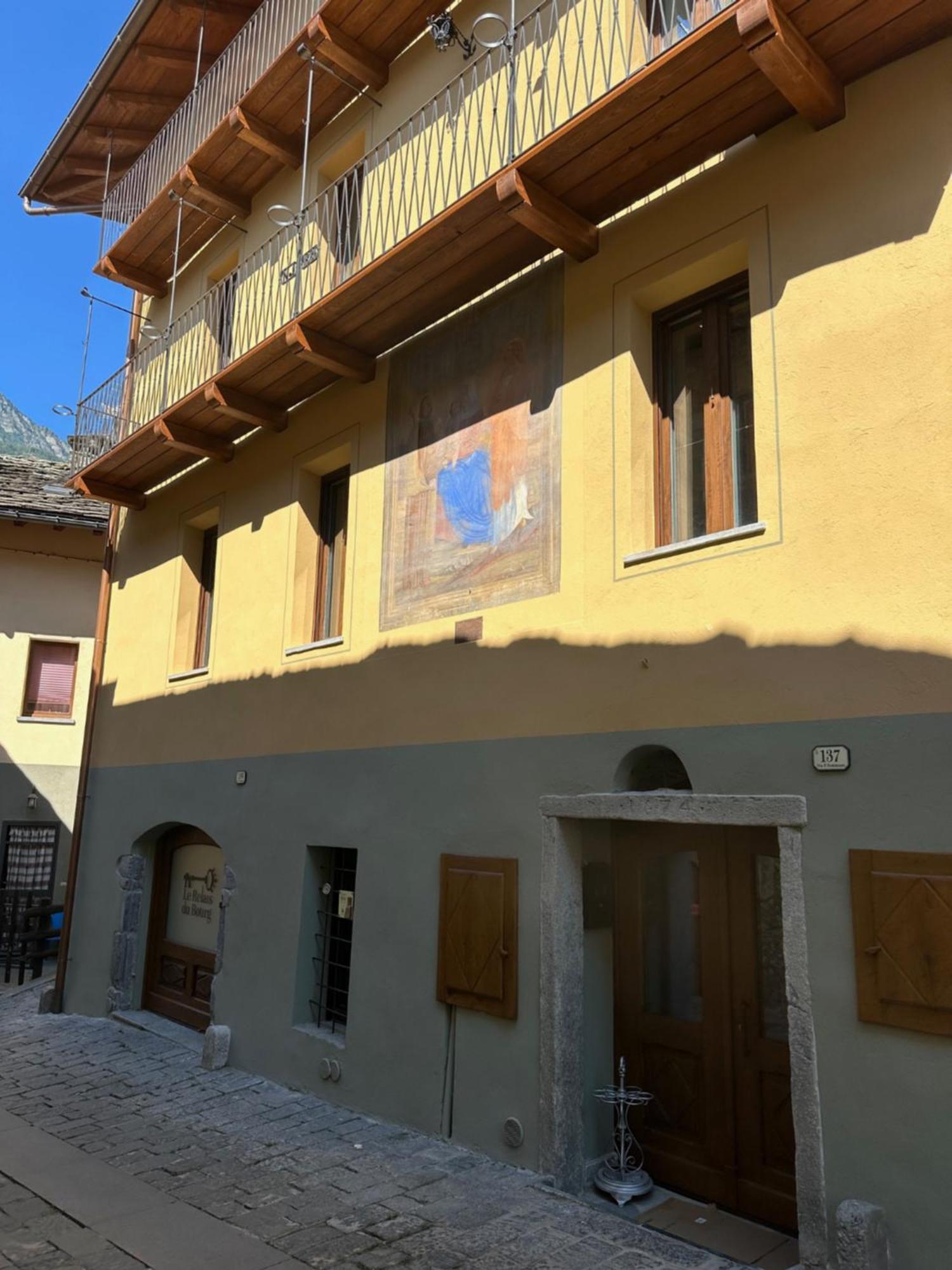 Le Relais Du Bourg Chambres De Charme Wellnes Donnaz Extérieur photo